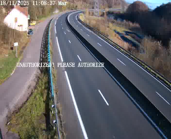 Webcam sur la D910 située dans la Côte des 4 vents. Vue orientée vers le bas, vers Saint-Avold.