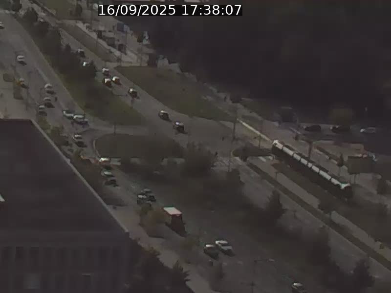 Webcam sur l'avenue John Fitzgerald Kennedy (N51) avec vue sur le Pont rouge (Pont Grande Duchesse Charlotte), l'arrêt Pfaffenthal et l'entrée du quartier Kirchberg