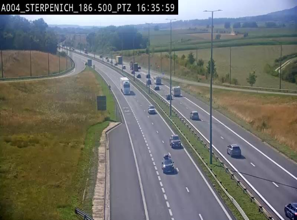 Webcam E411 à Sterpenich en Belgique près de la frontière du Luxembourg. Vue orientée vers Bruxelles