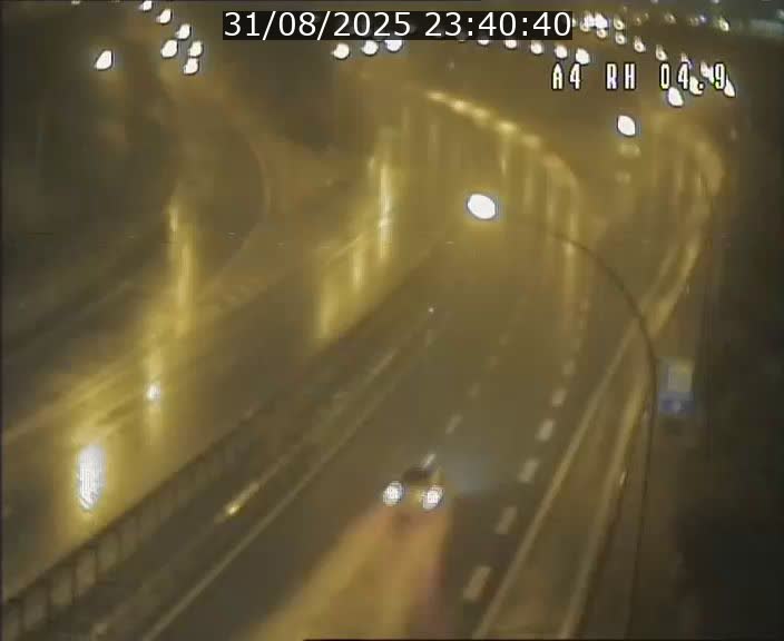 Traffic live webcam Luxembourg Leudelange - A4 - BK 4.9 - direction Luxembourg