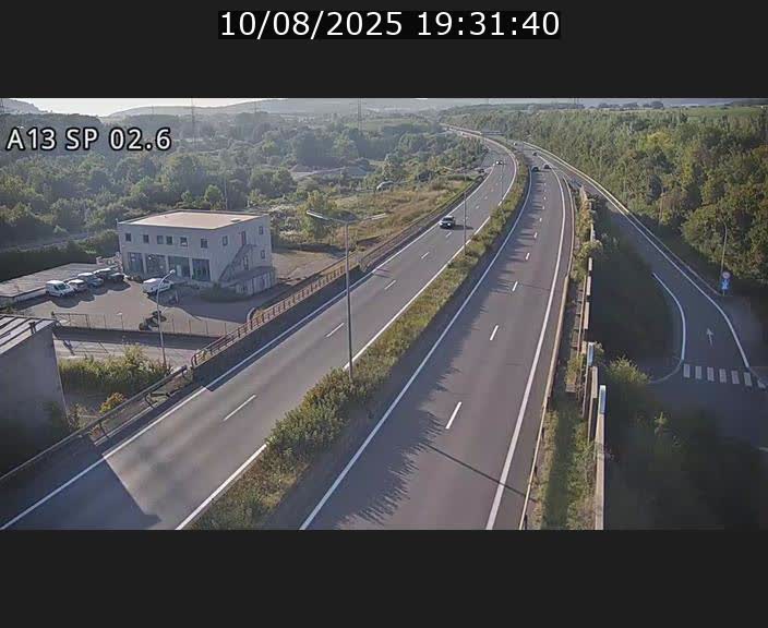 Traffic live webcam Luxembourg Sanem - A13 direction Pétange - BK 2.6