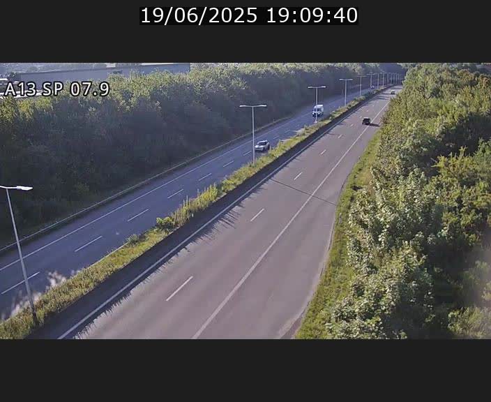 Traffic live webcam Luxembourg Jonction Lankelz - A13 direction Pétange - BK 7.9