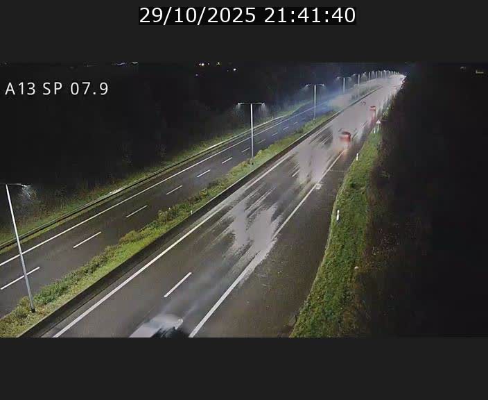 Traffic live webcam Luxembourg Jonction Lankelz - A13 direction Pétange - BK 7.9