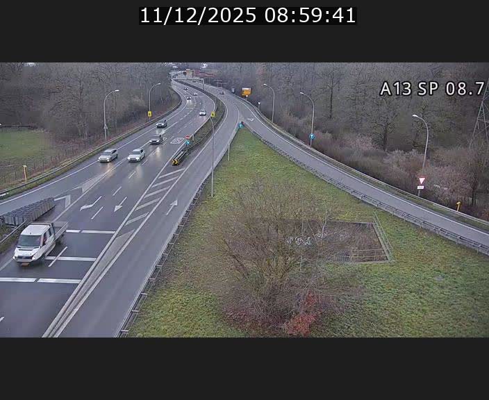 Traffic live webcam Luxembourg Jonction Lankelz - A13 direction Pétange - BK 8.7