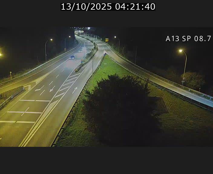Traffic live webcam Luxembourg Jonction Lankelz - A13 direction Pétange - BK 8.7 
