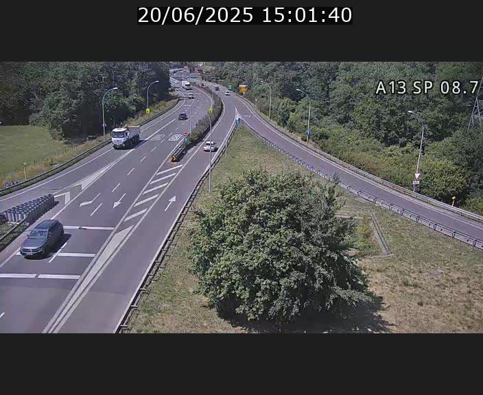 Traffic live webcam Luxembourg Jonction Lankelz - A13 direction Pétange - BK 8.7 