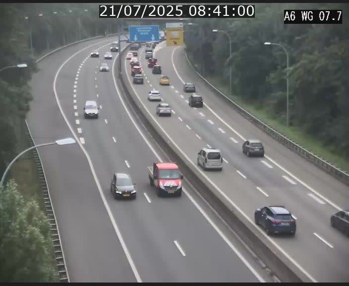 Traffic live webcam Luxembourg - Bridel - A6 - BK 7.7 - direction Belgique