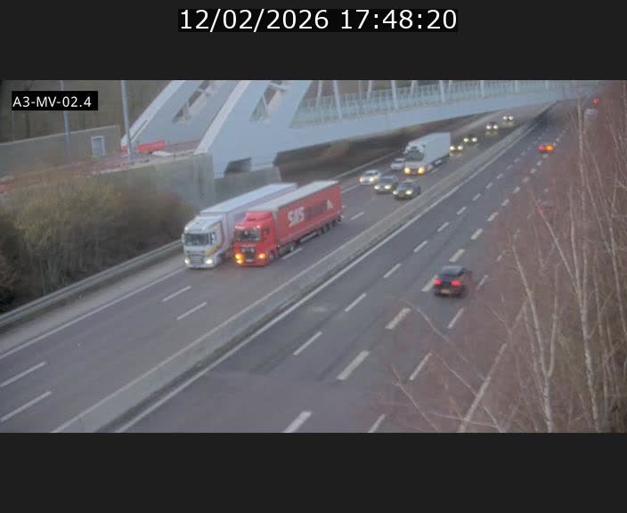 Webcam autoroute de la France (A3) au Luxembourg à Fentange, à proximité de la Croix de Gasperich. Vue orientée vers la Cloche d'Or