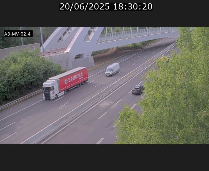 Webcam autoroute de la France (A3) au Luxembourg à Fentange, à proximité de la Croix de Gasperich. Vue orientée vers la Cloche d'Or