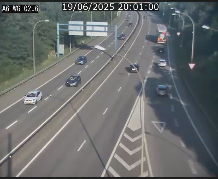 Traffic live webcam Luxembourg Croix de Cessange - A6 - BK 2.6 - direction France/Allemagne