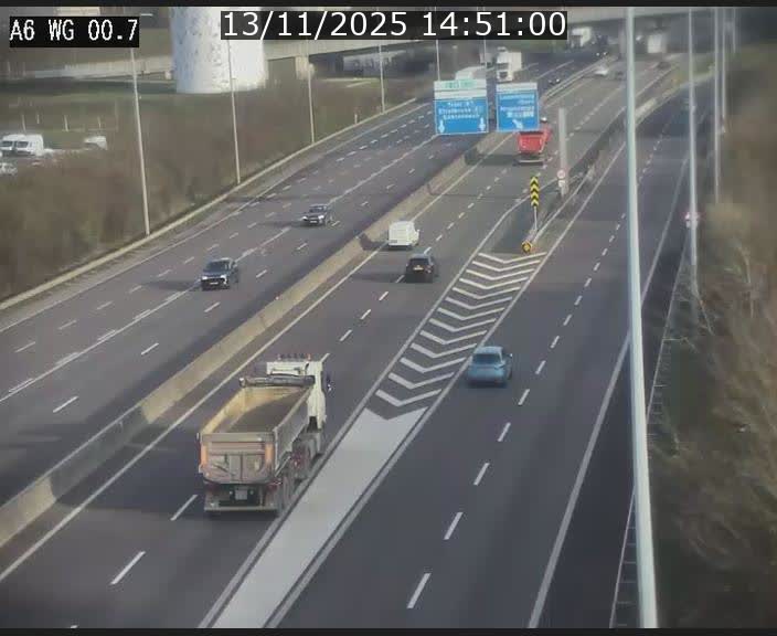 Traffic live webcam Luxembourg Croix de Cessange - A6 - BK 0.7 - direction A3 France