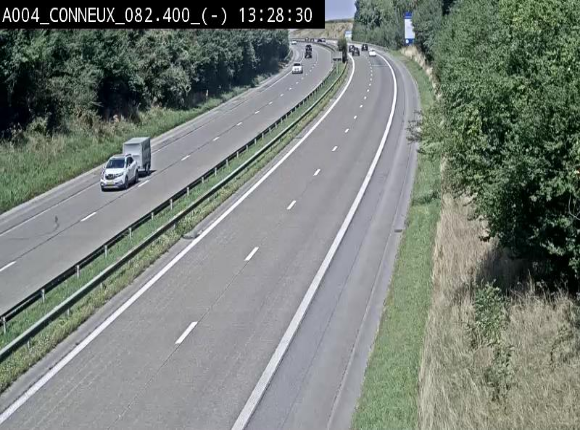 Webcam sur l'E411 avant les sorties 20 menant à Ciney, Dinant et Achêne. Vue orientée vers Namur