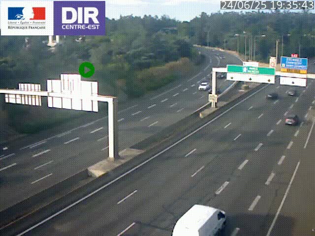 Caméra de circulation routière sur le boulevard périphérique Laurent Bonnevay de Lyon (D383) à hauteur de Bron, avant la jonction avec l'A43. Vue orientée vers l'échangeur