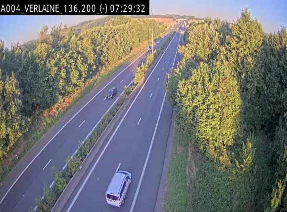 Webcam sur l'E411 à hauteur du pont surplombant la N40, à proximité de la sortie 26 Verlaine - Libramont-Chevigny. Vue orientée vers Namur