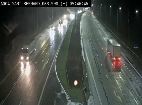 Webcam sur l'E411 à hauteur de la jonction avec la N4 à la sortie de Namur. Vue orientée vers Luxembourg