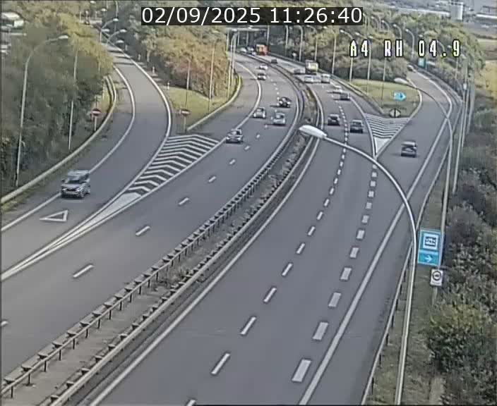 Traffic live webcam Luxembourg Leudelange - A4 - BK 4.9 - direction Luxembourg