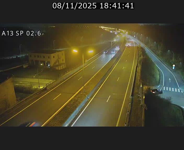 Traffic live webcam Luxembourg Sanem - A13 direction Pétange - BK 2.6