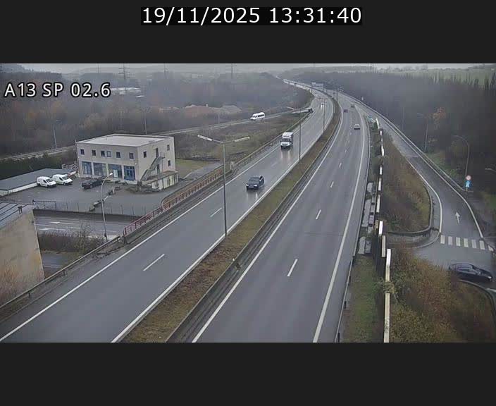 Traffic live webcam Luxembourg Sanem - A13 direction Pétange - BK 2.6