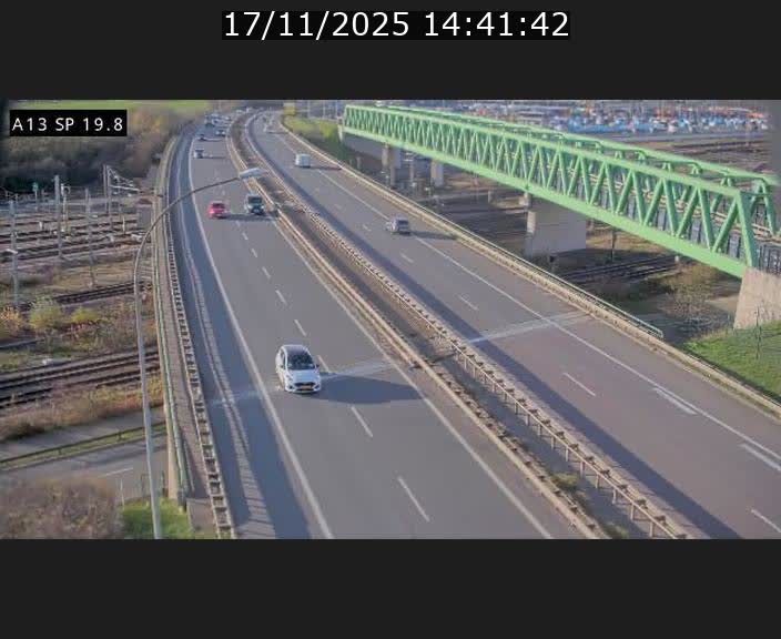 Traffic live webcam Luxembourg Croix de Bettembourg - A13 direction Esch-sur-Alzette - BK 19.8