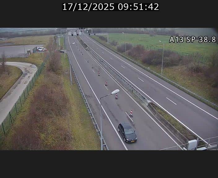 Webcam autoroute A13 à l'entrée ouest du tunnel Markusbierg à Schengen. Vue orientée vers le tunnel et l'Allemagne