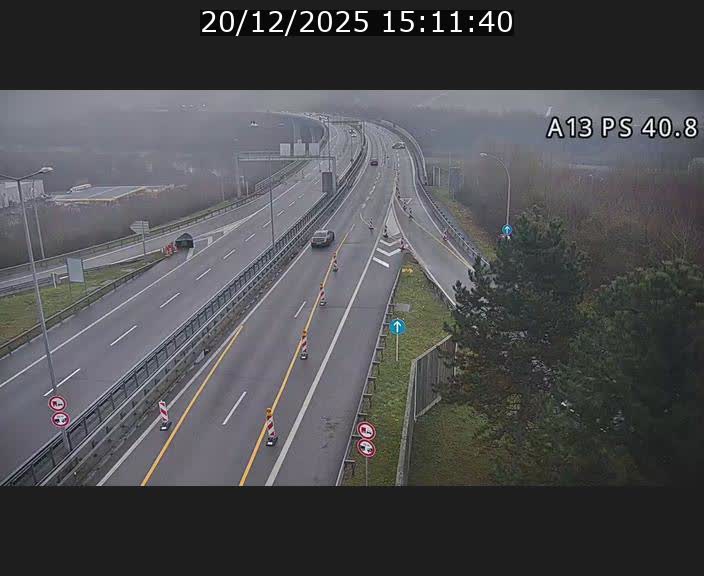 Webcam autoroute A13 à la sortie est du tunnel Markusbierg à Schengen. Vue sur le pont de la Moselle, vers l'Allemagne