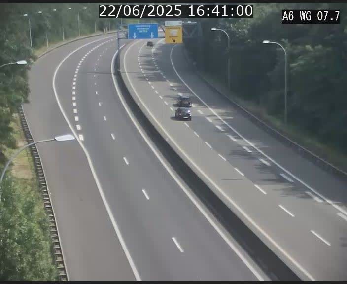 Traffic live webcam Luxembourg - Bridel - A6 - BK 7.7 - direction Belgique