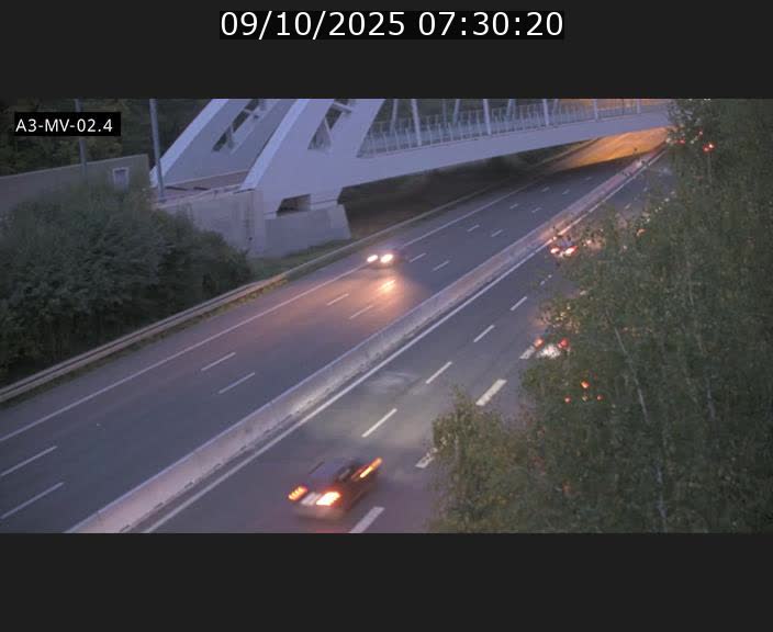 Webcam autoroute de la France (A3) au Luxembourg à Fentange, à proximité de la Croix de Gasperich. Vue orientée vers la Cloche d'Or