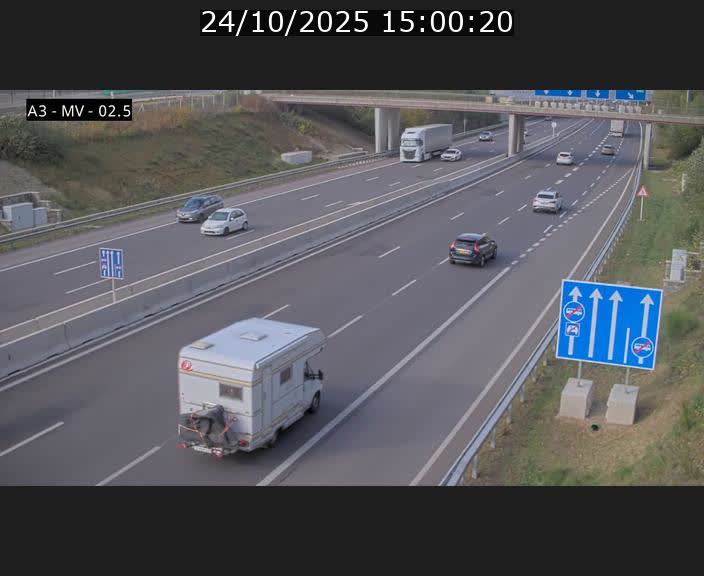Webcam autoroute A3 au Luxembourg à proximité de la Croix de Gasperich. Vue orientée vers Luxembourg