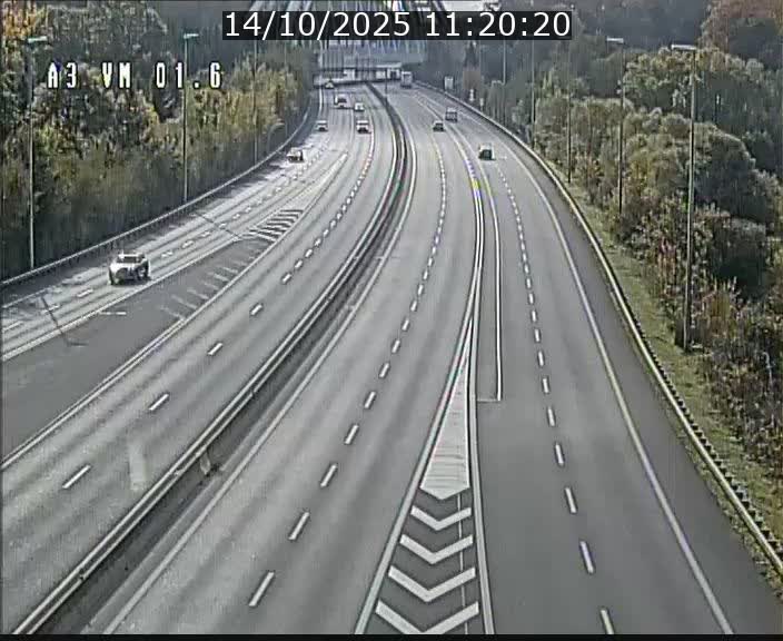 Traffic live webcam Luxembourg - Croix de Gasperich - A3 - BK 1.6 - direction France/Aire de Berchem