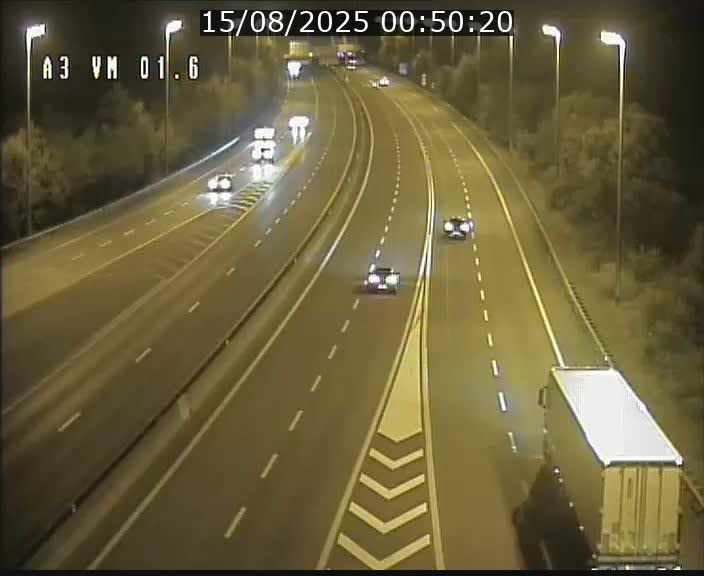 Traffic live webcam Luxembourg - Croix de Gasperich - A3 - BK 1.6 - direction France/Aire de Berchem
