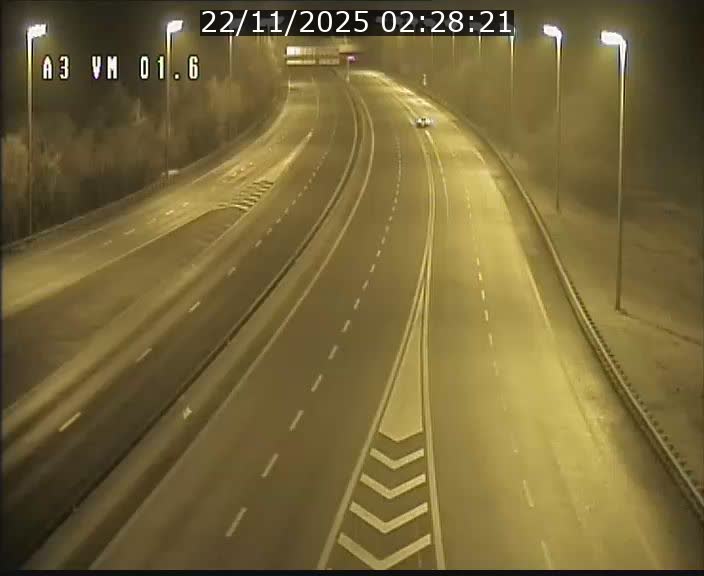 Traffic live webcam Luxembourg - Croix de Gasperich - A3 - BK 1.6 - direction France/Aire de Berchem