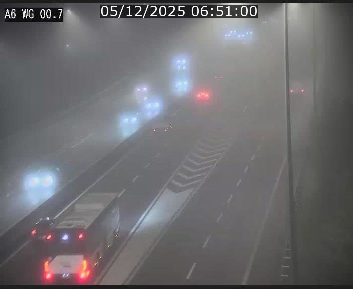 Traffic live webcam Luxembourg Croix de Cessange - A6 - BK 0.7 - direction A3 France