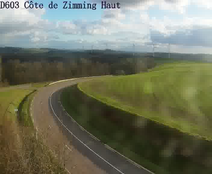 Webcam sur la D603 située en haut de la Côte de Zimming. Vue orientée vers Saint-Avold.