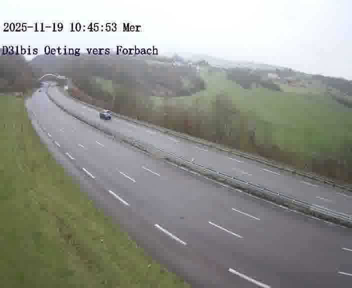 Caméra routière située sur D31bis (France) à Oeting, orientée vers Forbach, surveillant en continu la circulation locale et régionale.
