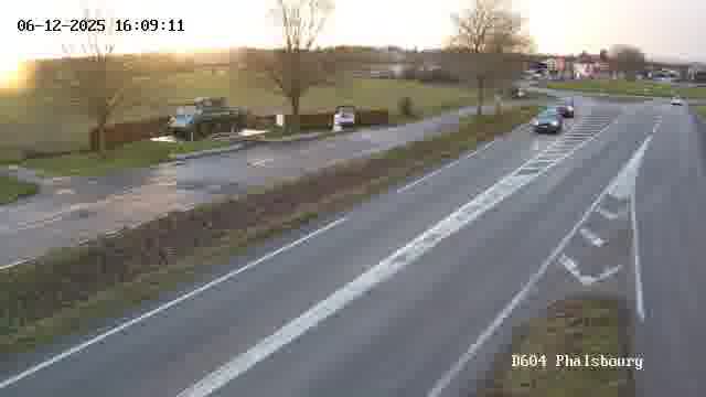 Webcam de surveillance sur D604 (France) à Phalsbourg, cadrée vers Phalsbourg, proposant une information routière utile aux déplacements quotidiens.