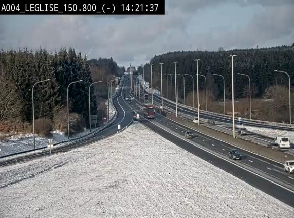 Webcam E411 dans la Côte de Léglise. Vue orientée vers Bruxelles