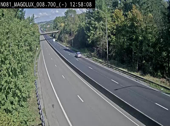 Webcam sur la N81 (E411) à hauteur de la jonction avec la N883. Vue orientée vers Arlon