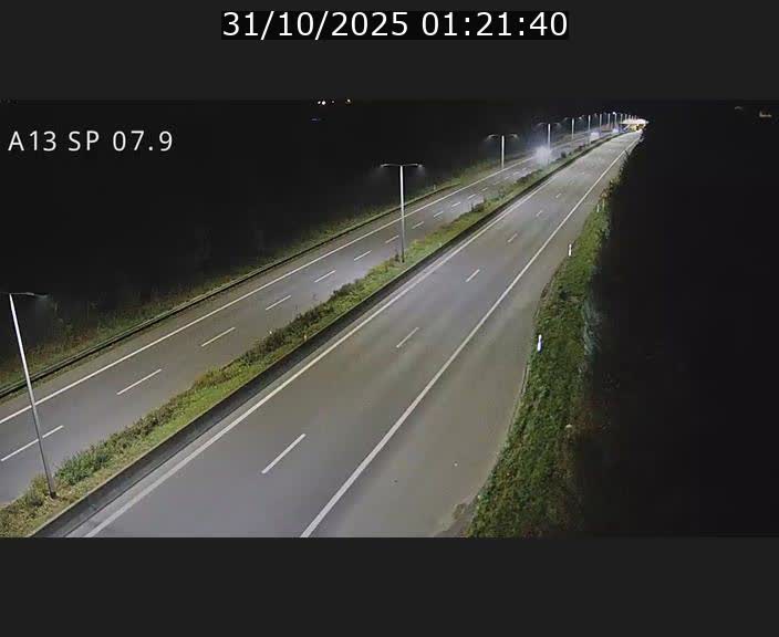 Traffic live webcam Luxembourg Jonction Lankelz - A13 direction Pétange - BK 7.9