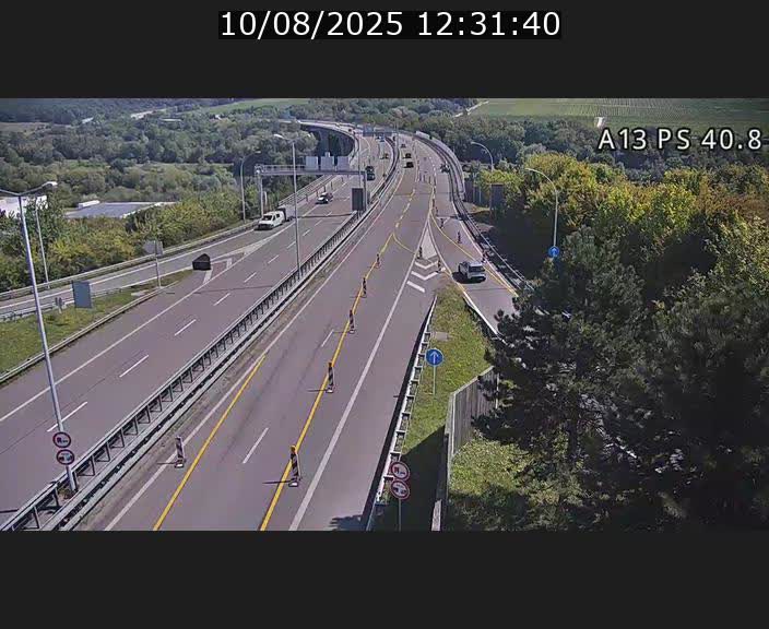 Webcam autoroute A13 à la sortie est du tunnel Markusbierg à Schengen. Vue sur le pont de la Moselle, vers l'Allemagne