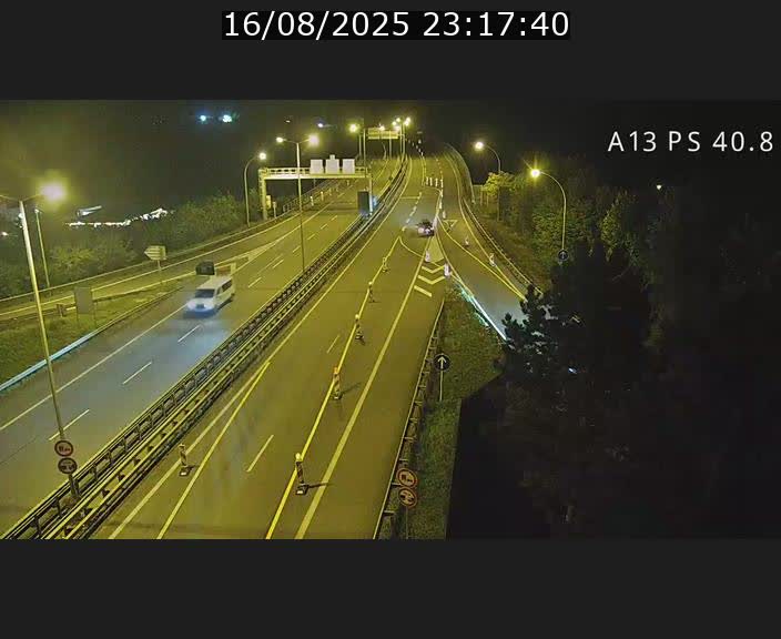 Webcam autoroute A13 à la sortie est du tunnel Markusbierg à Schengen. Vue sur le pont de la Moselle, vers l'Allemagne