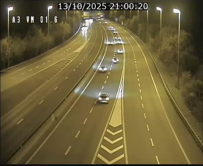 Traffic live webcam Luxembourg - Croix de Gasperich - A3 - BK 1.6 - direction France/Aire de Berchem