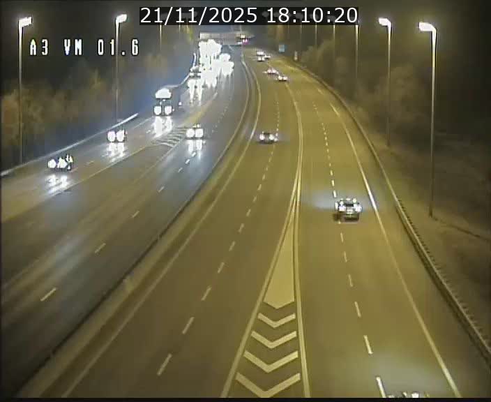 Traffic live webcam Luxembourg - Croix de Gasperich - A3 - BK 1.6 - direction France/Aire de Berchem