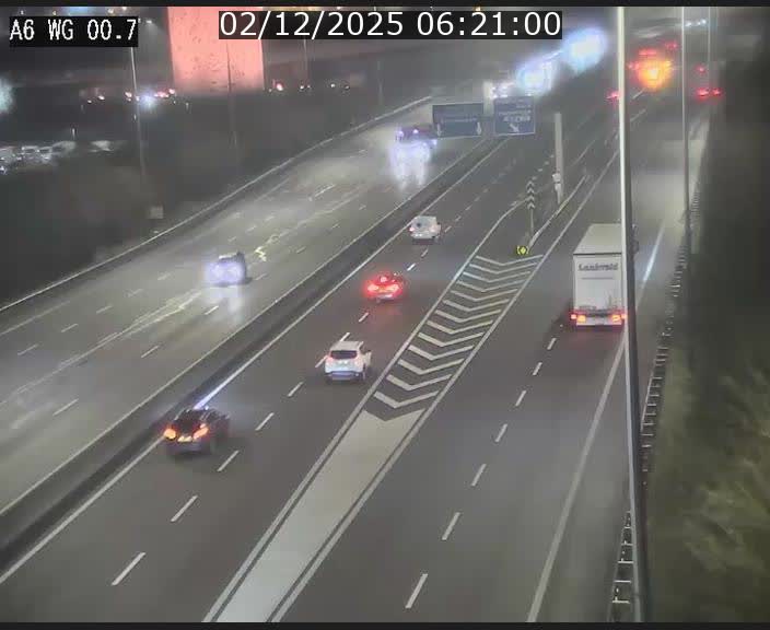 Traffic live webcam Luxembourg Croix de Cessange - A6 - BK 0.7 - direction A3 France