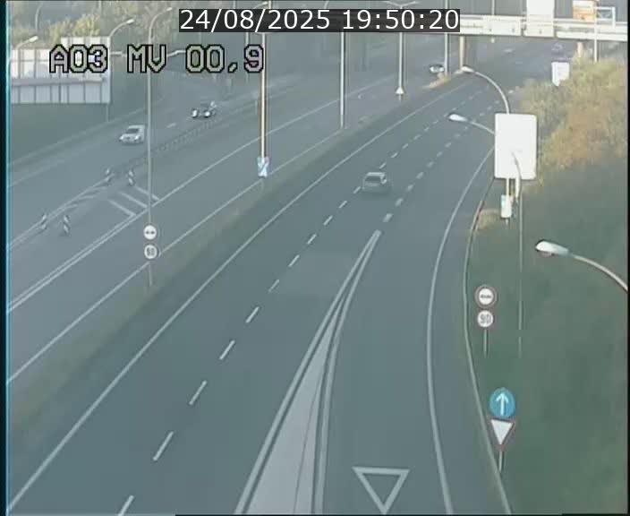 Traffic live webcam Luxembourg Croix de Gasperich - A3 - BK 0.4 - direction Luxembourg