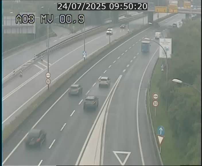 Traffic live webcam Luxembourg Croix de Gasperich - A3 - BK 0.4 - direction Luxembourg