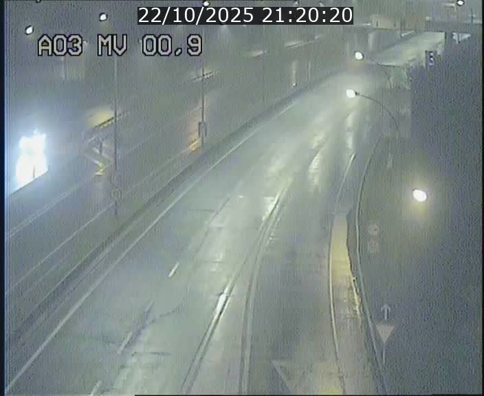 Traffic live webcam Luxembourg Croix de Gasperich - A3 - BK 0.4 - direction Luxembourg