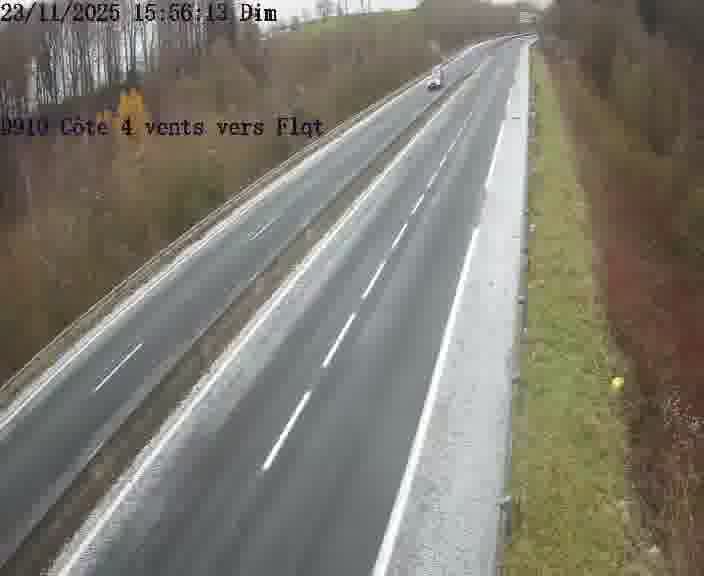 Webcam sur la D910 située dans la Côte des 4 vents. Vue orientée vers le haut de la côte, vers Faulquemont