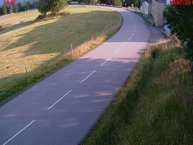 Webcam en haut du col du Ballon d'Alsace sur la D465 à 1075 mètres d'altitude dans les Vosges