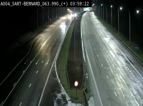 Webcam sur l'E411 à hauteur de la jonction avec la N4 à la sortie de Namur. Vue orientée vers Luxembourg