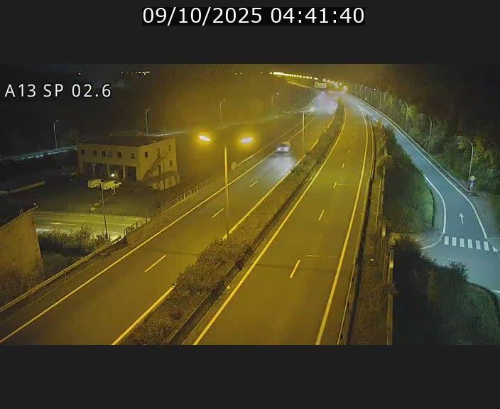Traffic live webcam Luxembourg Sanem - A13 direction Pétange - BK 2.6